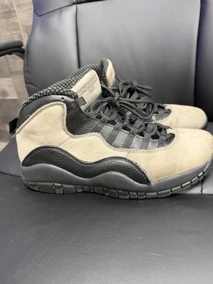 Zapatilla deportiva Air Jordan 10 para hombre talla 10 en sombra oscura/negro-rojo verdadero buena usada Foto 1 de 4