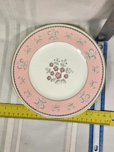 Plato de ensalada Wedgwood Pimpinela rosa 8 1/8" - Imagen 1 de 3