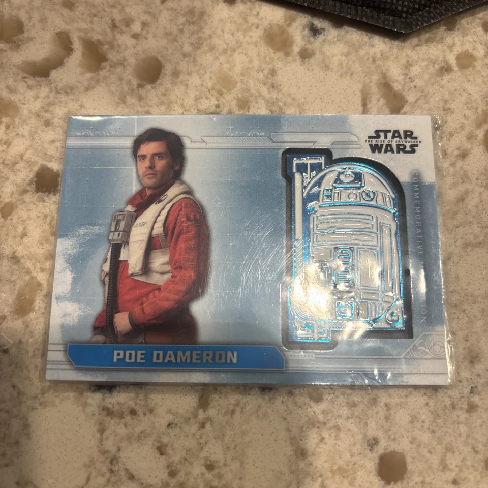 Cartão medalhão Topps Star Wars Rise Of Skywalker S1 Poe Dameron & BB-8 [MC-8P] - Imagem 1 de 1