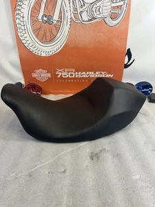 OEM HARLEY DAVIDSON TOURING SEAT ST SOLO SEAT NO RIPS MINT DEALER TAKE OFF - Picture 1 of 7