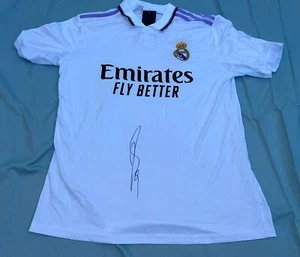 Camiseta deportiva firmada por Karim Benzema del Real Madrid con prueba - Imagen 1 de 3