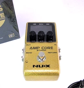 Pedal de efectos para guitarra eléctrica NUX Amp Core Studio modelado pedal dorado - Imagen 1 de 4