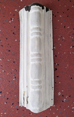 Antiguo borde de esquina de hojalata Shabby Chic moldeado de estaño prensado salvamento arquitectónico Foto 1 de 4