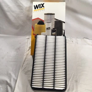 Engine Air Filter Wix 46017 Fits: ES300 RX300 Avalon Camry Celica Sienna Solara - Picture 1 of 10