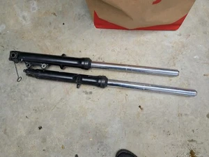 Suzuki GS550 Front Shocks Pair - Picture 1 of 1
