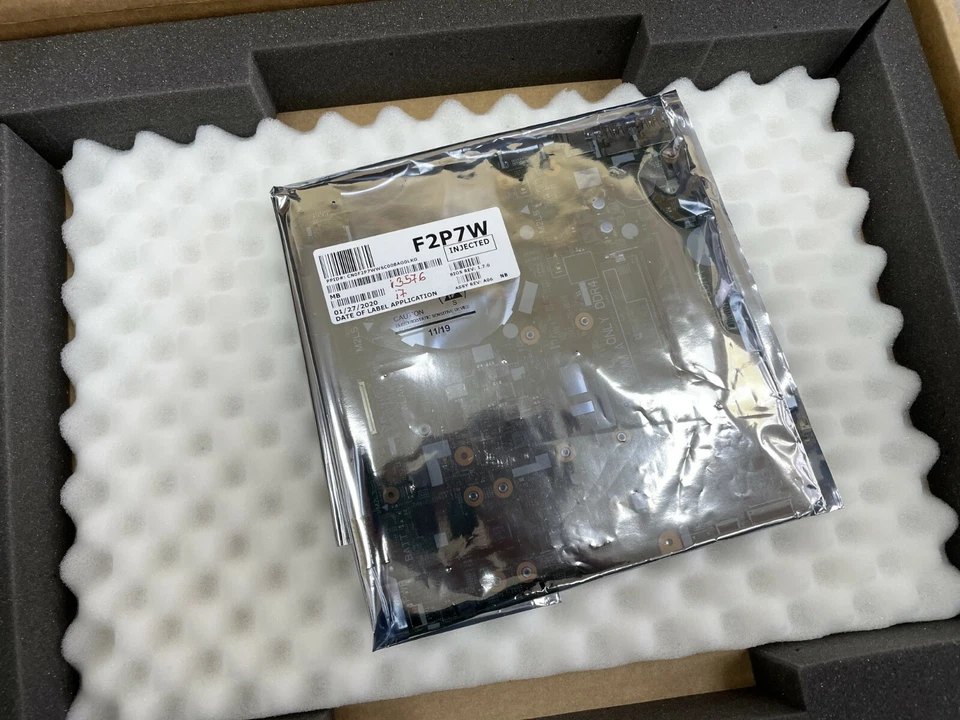 NEW Dell Inspiron 15 3576 3476 Motherboard F2P7W 0F2P7W I7-8550U Radeon 520 2GB - Image 1 of 1