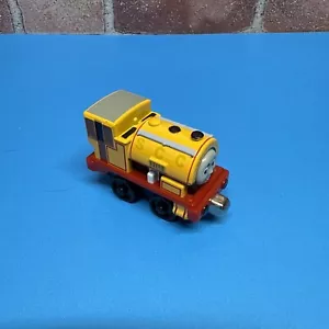 2003 Thomas & Friends Train Take N Play Diecast BILL Yellow Engine Magnetic - Picture 1 of 9