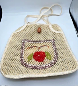 Vintage Retro Woven Wicker 'Plastic Purse/Handbag with mcm Red flower design ! - Picture 1 of 9