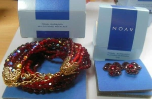 Juego de Collares y Pendientes de Flor Multi-Hebras Avon Tonal Borgoña de Colección - Imagen 1 de 4