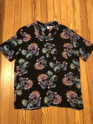 Rick & Morty Men’s Large Divided Cartoon Network Halloween Horror Graphic Shirt - Image 1 of 4