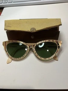 Vintage Circa 1950s Fosta-Grantly Women's Cat Eye Sunglasses - Picture 1 of 11