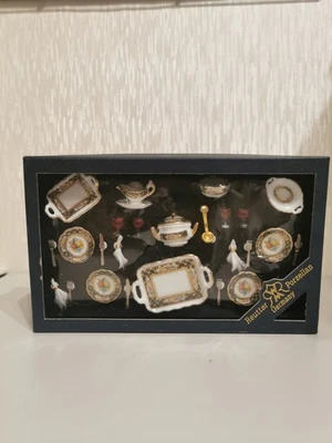 Reutter Porzellan Germany IRISH GOLD Dinner Set Of 4 In 1:12th Scale  - Image 1 of 4