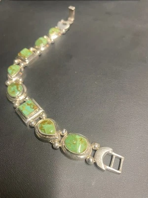 925 STERLING SILVER AND GREEN TURQUOISE  BRACELET - Image 1 of 4