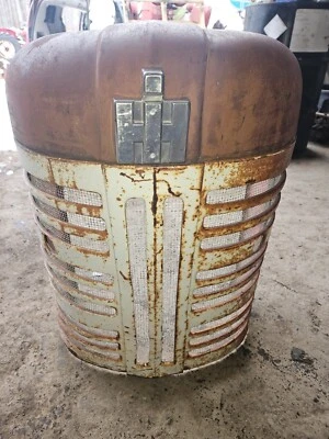 Farmall  400 450 Tractor ORIGINAL front nose cone grill w/ screen Ihc Emblem Ihc - Image 1 of 4