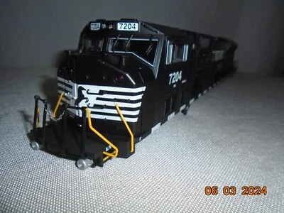 LIONEL PART6208226002 SHELL NORFOLK SOUTHERN SCALE SD80MAC #7204 6-28226 NOS! - Image 1 of 4