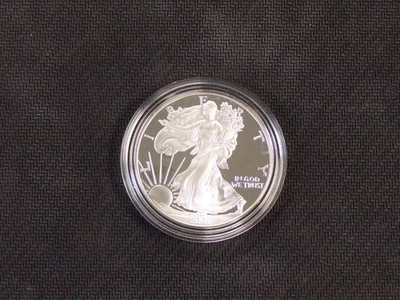 2001 US MINT AMERICAN SILVER EAGLE $1 DOLLAR 1 OZ .999 SILVER PROOF COIN W/ COA - Image 1 of 4