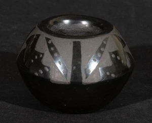 Blackware Pottery Small Vessel With Geometric Designs - Picture 1 of 4