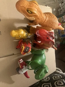 Dinosaurier Spielzeug, 6 Stück, Fingerling, Mattel, Disney - Bild 1 von 23