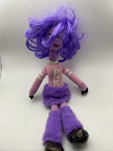 Disney Pixar Monsters University Naomi Plüschpuppe Cheerleader PNK Schwesternschaft Spielzeug - Bild 1 von 3