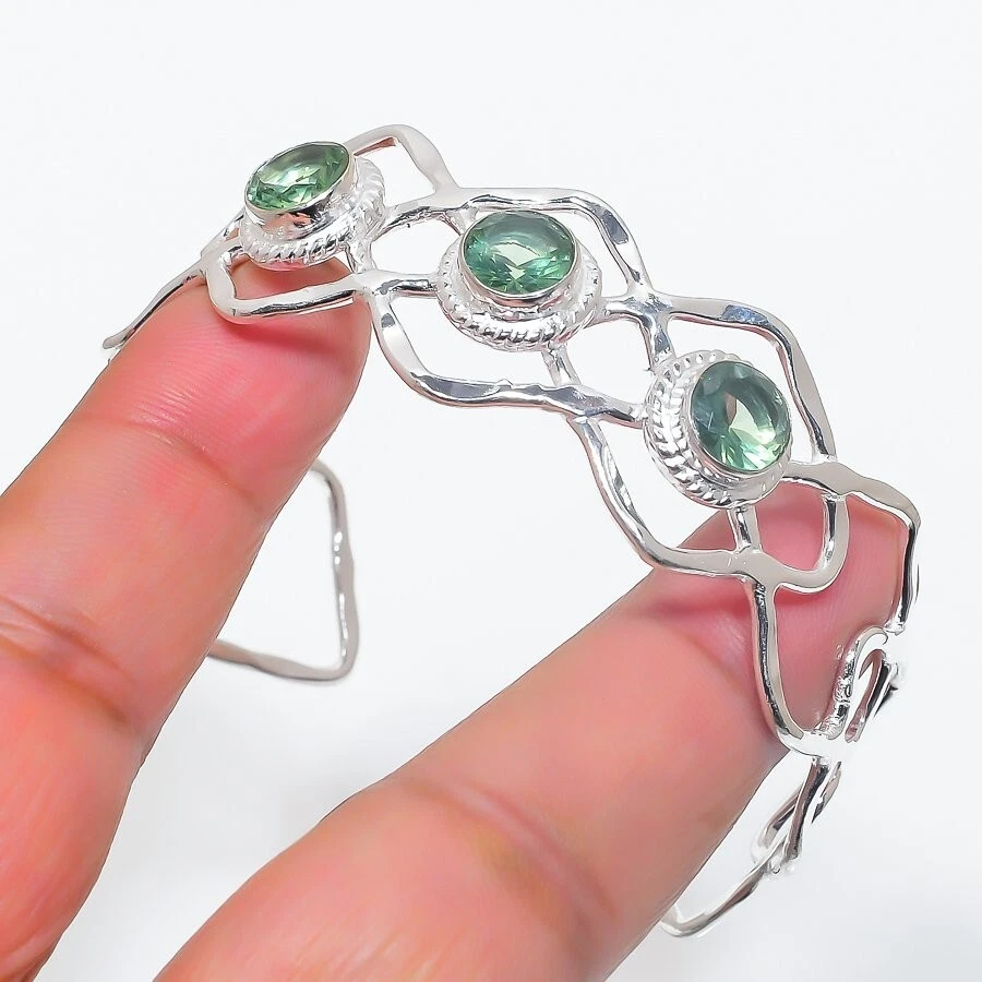 Brazalete ajustable de plata de ley 925 hecho a mano con piedras preciosas de amatista verde Foto 1 de 1