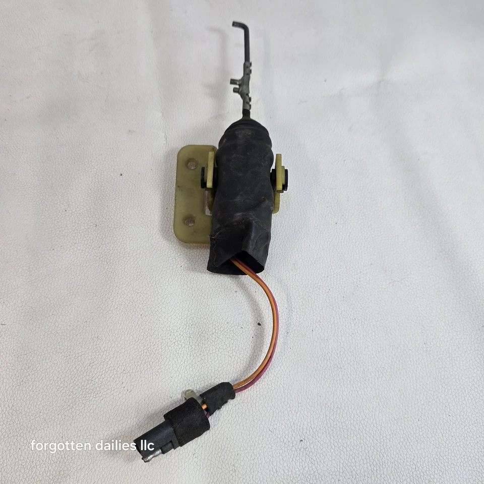 Solenoide de cerradura de puerta láser Dodge Daytona Turbo Z Chrysler 4184156 Nuevo de Lote Antiguo Foto 1 de 4