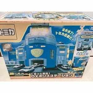 TAKARA TOMY Tomica World Transforming DX Police Station - Picture 1 of 12
