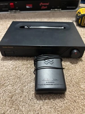 Radio Shack Pro-Performance FM Wireless Lapel Microphone System 32 1229 - NEW! - Image 1 of 3