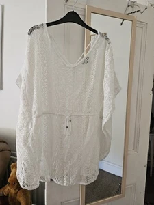 ๐Studio White Cover Up Top Size 12/14๐ - Picture 1 of 6