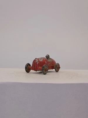 Años 30 C.A.W. Coche de juguete Slush Cast Midget Racer con conductor - rojo excelente estado Foto 1 de 4