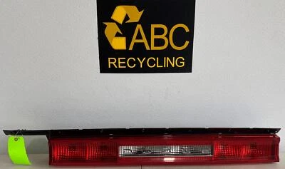 Conjunto de luz trasera central Dodge Challenger 2008-2010 OEM Foto 1 de 4