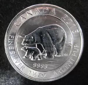 2015 1.5 oz $8 Canadian Silver Polar Bear and Cub Coin in Capsule - Picture 1 of 2