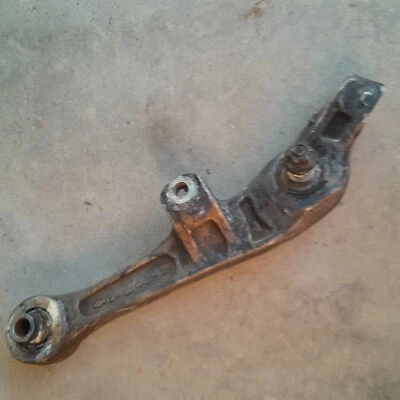 Infiniti G35/Nissan 370Z 2005-2007 brazo de control inferior delantero izquierdo fabricante de equipos originales Foto 1 de 4