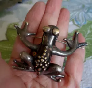 Sterling Frog Brooch Pin Raised Details Original Patina JEM - Picture 1 of 5