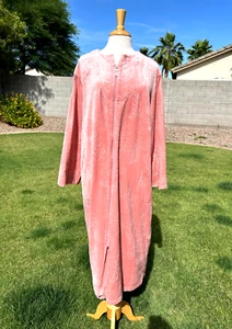 Miss Elaine Embossed Luxe Fleece Zip Front Robe 2X Apricot $78 Long Length NWT - Picture 1 of 7