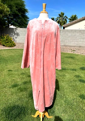 Miss Elaine Embossed Luxe Fleece Zip Front Robe 2X Apricot $78 Long Length NWT - Image 1 of 4