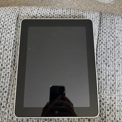 iPad Air 1st Generation - Image 1 of 3