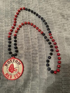 Boston Red Sox Baseball Mardi Gras Beads MLB Team Necklace - Picture 1 of 4