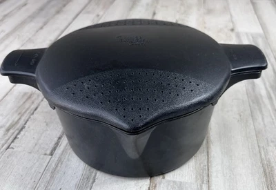PAMPERED CHEF LARGE 8 Cup 2 Qt MICRO-COOKER MICROWAVE STEAMER STRAINER LID Black - Image 1 of 4