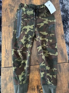 BRAND NEW!! Nike Tech Kids Pants - Picture 1 of 3