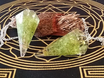 ORGONE PERIDOT PENDULUM, PERIDOT DOWSING PENDULUM, Green CRYSTAL Pendulum