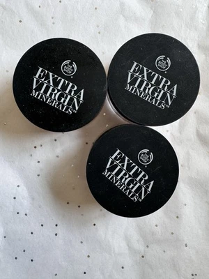 Base en polvo facial The Body Shop EXTRA VIRGIN MINERALS 208 vainilla dorada Foto 1 de 3