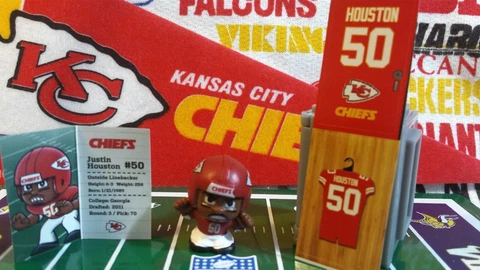 2017 NFL Series 6 Teenymates Kansas City Chiefs LB Justin Houston figure/locker Cover
