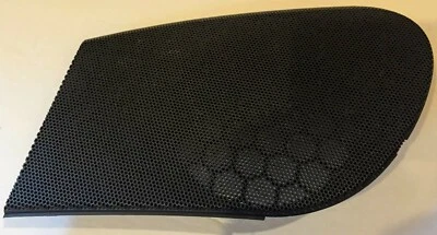 Rejilla de cubierta de altavoz lateral del conductor 99-03 SAAB #4641171 Foto 1 de 3