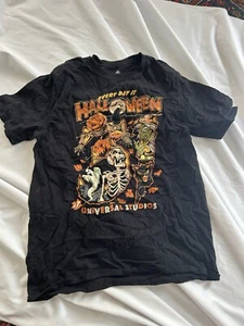 2022 Halloween Horror Nights Pumpkins Universal Studios T-Shirt Woman’s Large - Picture 1 of 4