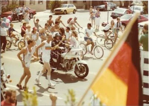 FOTOGRAFÍA ENCONTRADA Llama Olímpica Color Corredor Instantánea Original DE COLECCIÓN 25 56 K - Imagen 1 de 1