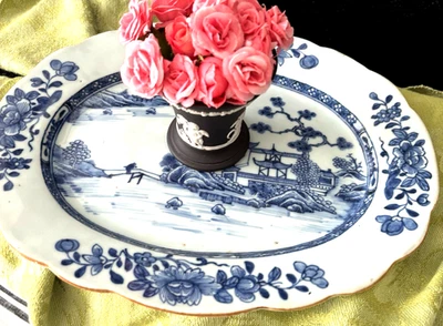 Bandeja de porcelana antigua china azul blanca del siglo XVIII Foto 1 de 4