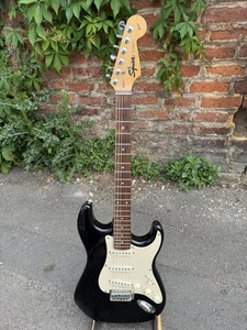 FENDER SQUIER STRATOCASTER E-GITARRE. 50th ANNIVERSARY ISSUE. - Bild 1 von 7