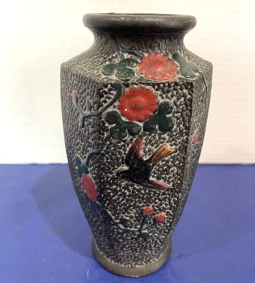 ANTIGUO JARRÓN JAPONÉS TEXTURIZADO TOKANABE WARE CON UN PÁJARO PINTADO A MANO Y FLORES Foto 1 de 4