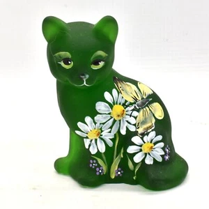 Fenton Gift Shop Sitting Cat Limited Edition Butterfly 'n Daisies theme - Picture 1 of 6