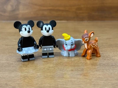 LEGO Bambi Dumbo Mickey Minnie Minifiguras de 43230 Walt Disney Cámara Homenaje Foto 1 de 4